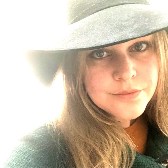 Meet your Posher, Sarah - Picture 1 of 1